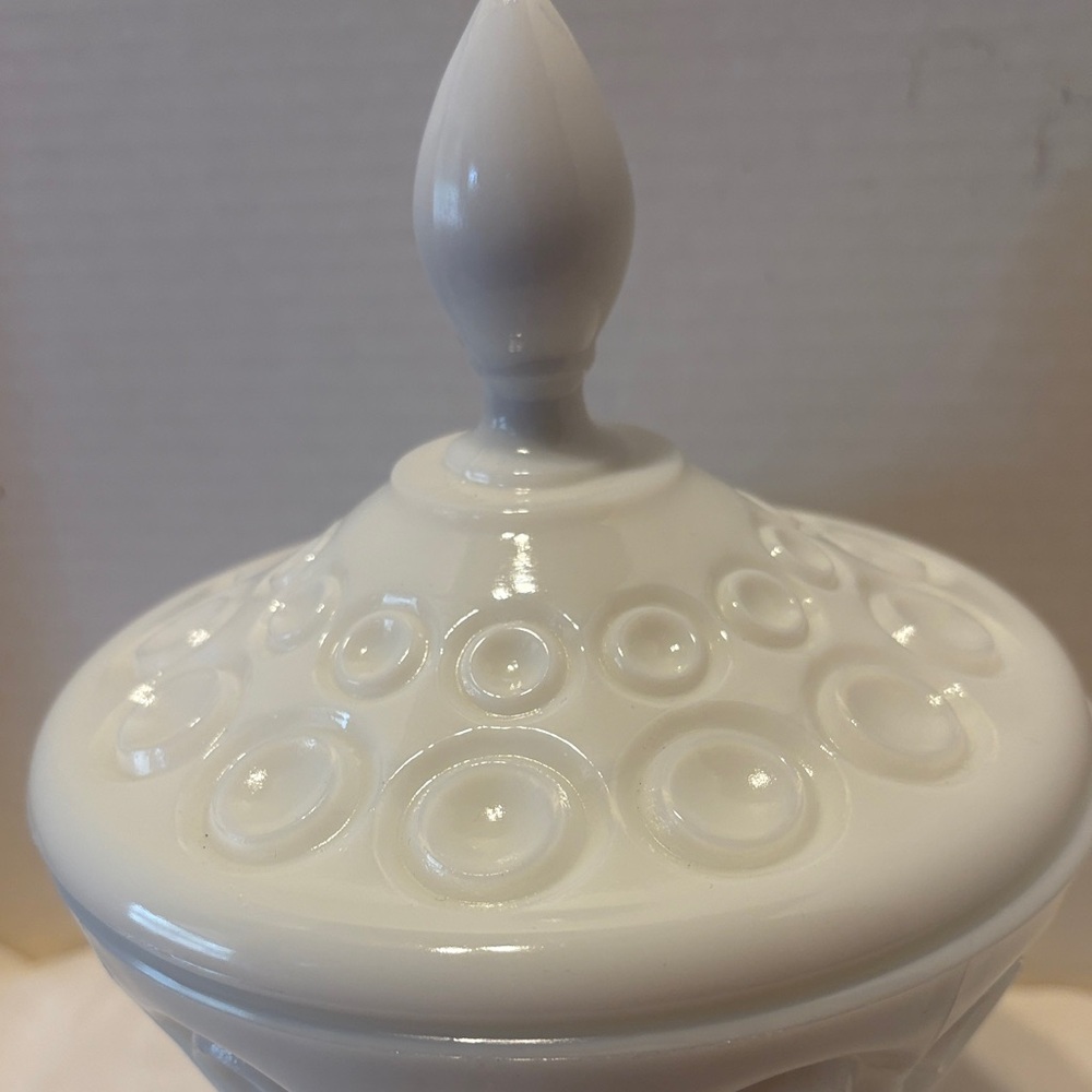 White Decorative Lidded Bowl - Picture 2 of 7